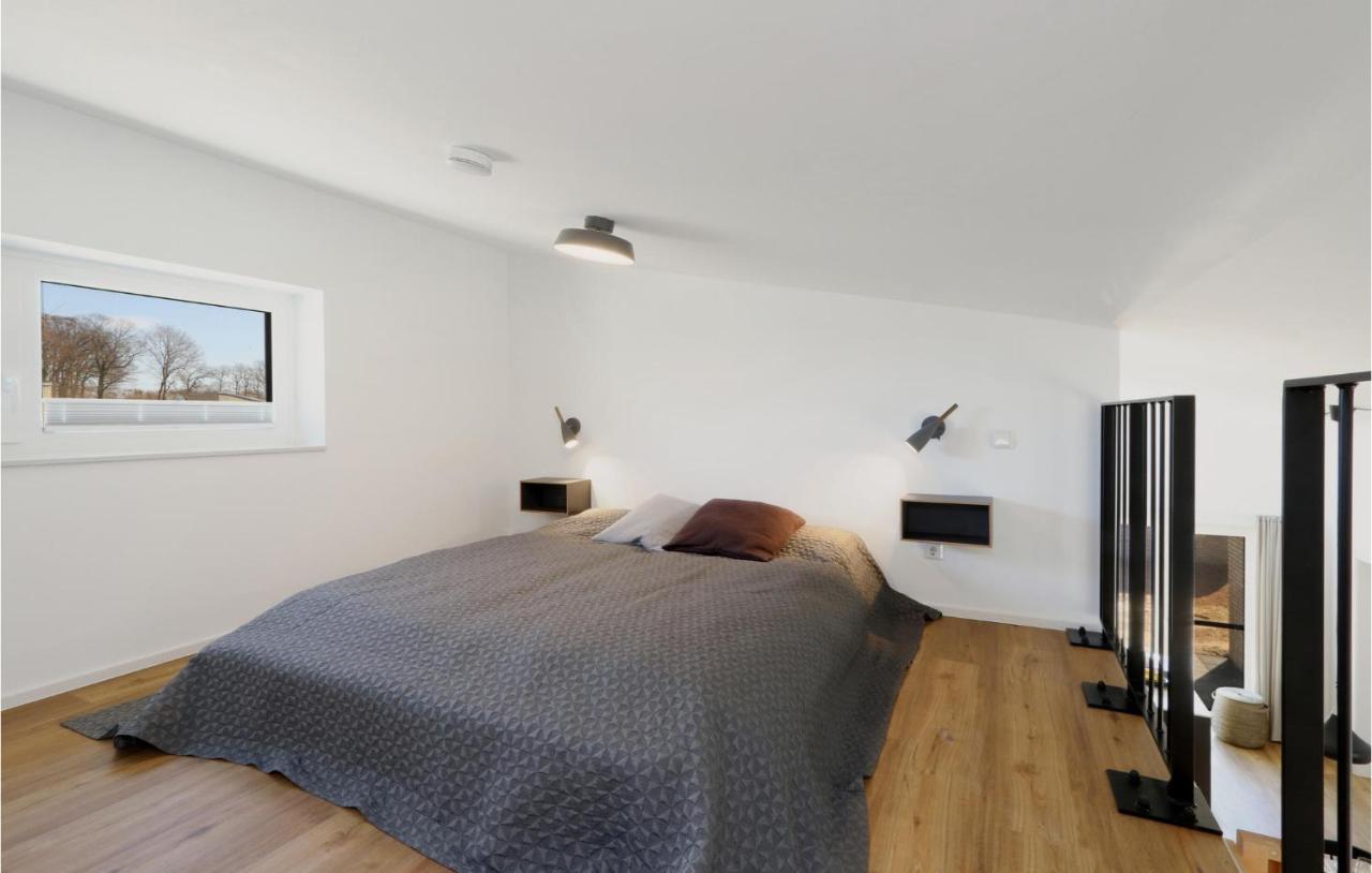 Amazing Home In Lembruch-Duemmer See With Sauna Bagian luar foto